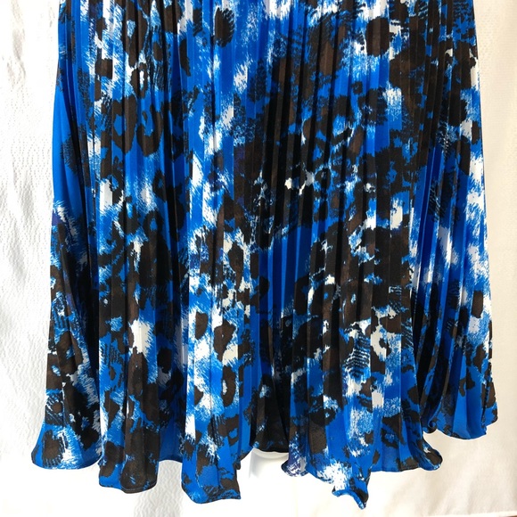 Ann Taylor Royal Blue Print Pleated Skirt - Picture 3 of 8